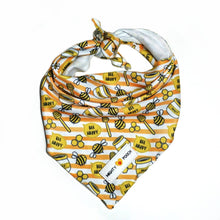 Cargar imagen en el visor de la galería, Bandana refrescante "Honey Bee"