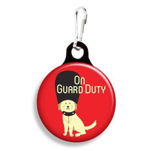 Cargar imagen en el visor de la galería, Charm para collar "UK Guard Duty"