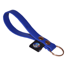 Cargar imagen en el visor de la galería, Llavero Tail Link - Azul Rey - Tail Society