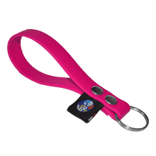 Cargar imagen en el visor de la galería, Llavero Tail Link - Magenta - Tail Society
