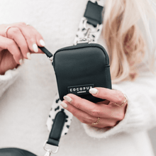 Cargar imagen en el visor de la galería, Bolsa Colgante tipo Pouch para Treats - Cocopup London