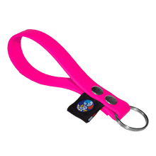 Cargar imagen en el visor de la galería, Llavero Tail Link - Rosa Neon - Tail Society
