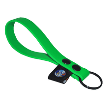 Cargar imagen en el visor de la galería, Llavero Tail Link - Verde Neon - Tail Society
