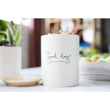 Cargar imagen en el visor de la galería, Treat Jar cerámico "Good Dog" para mascota - Pearhead